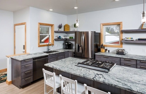 Luxemburg House | New Waterfront home with kayaks & Fire pit+ Close to Green Bay and Sturgeon Bay