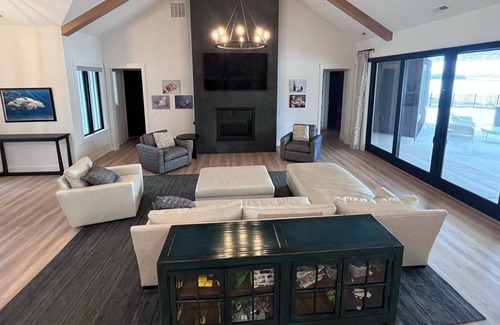 Sandpoint House | NEW waterfront luxury estate with private dock