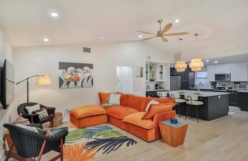 Interchange Square House | NEW: Waterfront Oasis w/Heated Pool, Dock, Kayaks