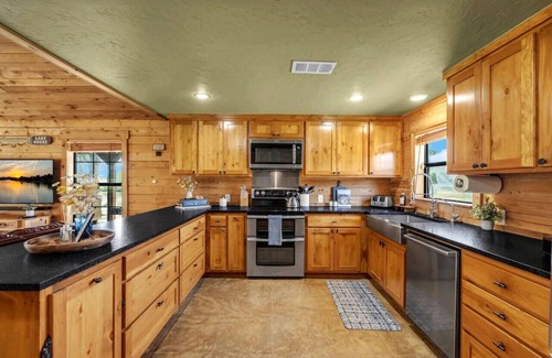 Granite Shoals House | NEW! Waterfront property w/fire pit & corn hole!