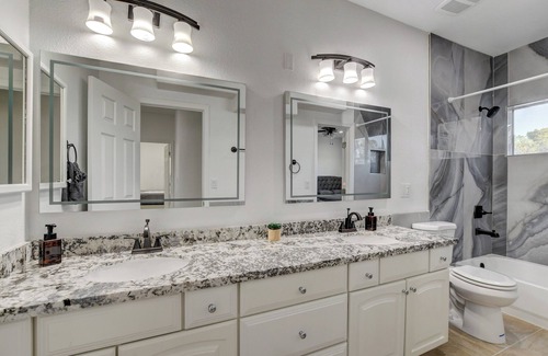 Las Vegas Villa | NEW: Waterslide Pool Villa + Basketball Court! 8MIN STRIP! ⭐️⭐️⭐️⭐️⭐️