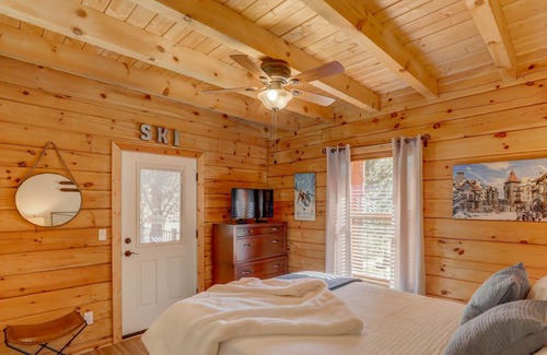 Fir Grove Estates House | New - White Fir Adventures - Hot tub - Pet Friendly - Fire pit - Ample parking - Sleeps 10