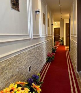 Pyramids Gardens House | New White Pyramids Inn