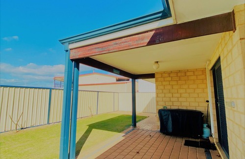 Jurien Bay House | NEW Wi-Fi Boat Parking Pet Friendly