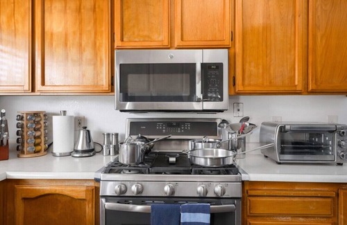 Santa Rosa House | NEW! Wine Country Entire Property 4BR King Bed