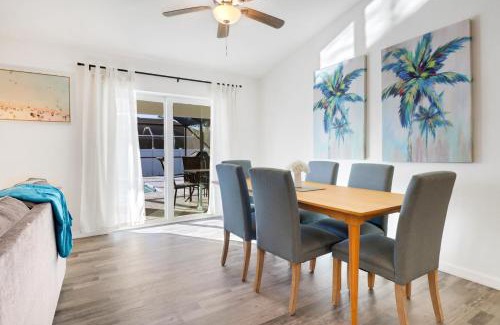 Mariner House | New With Heated SaltWater Pool! Great for 2 Families