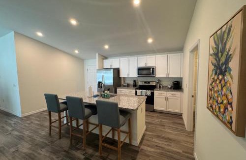 Mariner House | New With Heated SaltWater Pool! Great for 2 Families