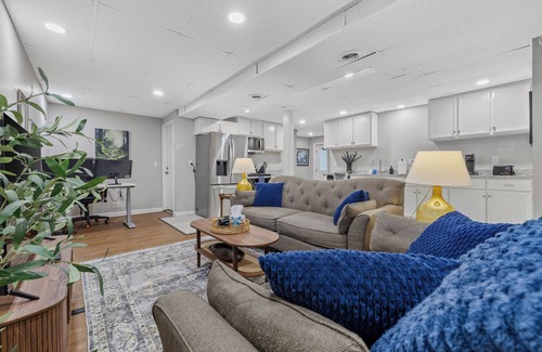Inglewood Apartment | NEW! Work & Wander Den: Suburb Lock-Off East Nash