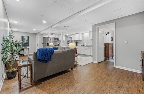 Inglewood Apartment | NEW! Work & Wander Den: Suburb Lock-Off East Nash