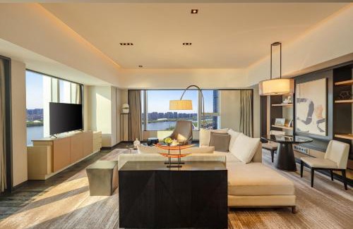 He Ping Hotel | New World Shenyang Hotel