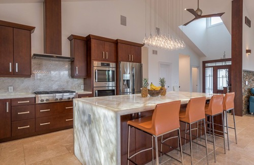 Trent Lakes House | New Year Special Rates! Devlok 6 Bedroom UnitA, Sleeps 14