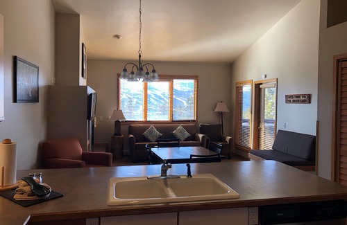 Woodmoor Condo | New Years in the Mountains with Breathtaking View