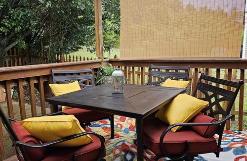 Clinton House | NEW Yellow Brookstone Villa Relaxing Escape Close Venues & Norris Watershed Hike