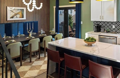 East Allegheny Apartment | NEW Yinz City Stay Walk to Acrisure&PNC Rooftop