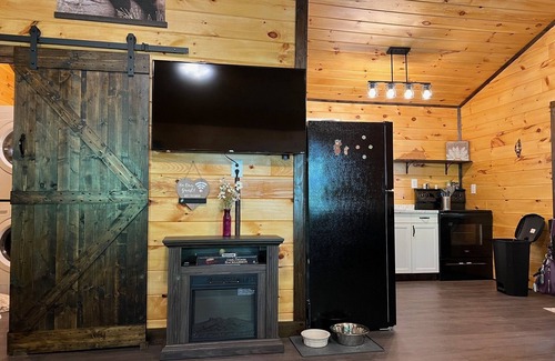 Campton Cabin | New! Yogi's Get Away in Red River Gorge- Big Yard.