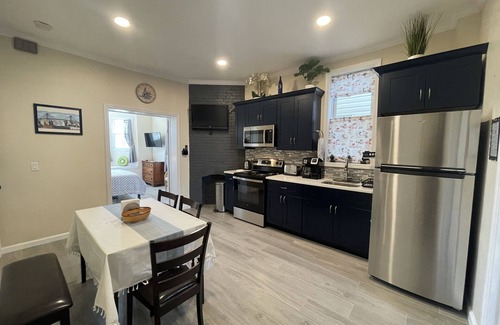 Stapleton House | New York City Apartment By The Free Staten Island Ferry!