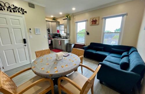 Stapleton House | New York City Apartment Near Free Ferry Boat!