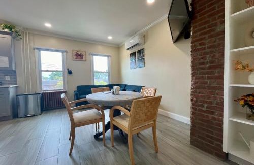Stapleton House | New York City Apartment Near Free Ferry Boat!