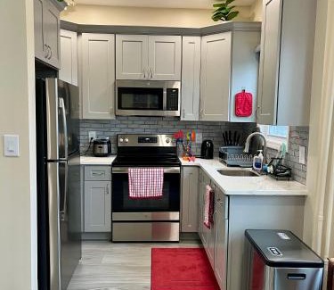 Stapleton House | New York City Apartment Near Free Ferry Boat!