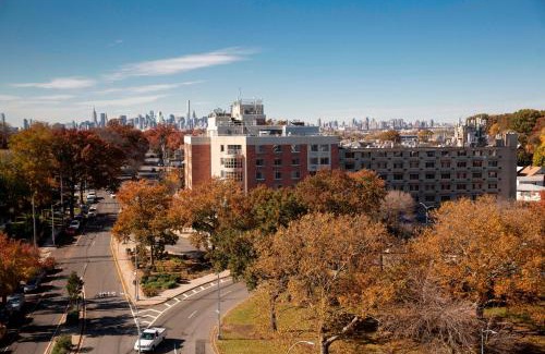 Queens Hotel | New York LaGuardia Airport Marriott