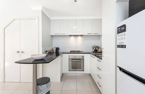 Mandurah Apartment | New York Loft 1-BR Apt | Free A/C & WiFi