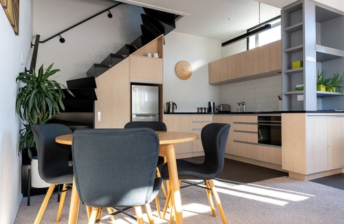 Dunedin City Centre Apartment | New York Loft Apartment
