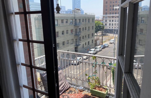 Westlake Apartment | New York-style 1 Bedroom Apartment by Downtown Los Angeles, Balcony Smoking OK!