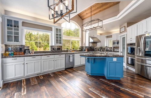 Coarsegold House | NEW Yosemite Family Retreat with Pond & Game Room!