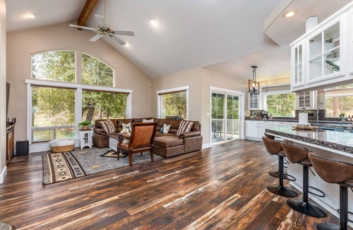 Coarsegold House | NEW Yosemite Family Retreat with Pond & Game Room!