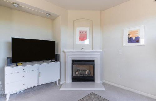 Newark Apartment | Newark 4br w backyard patio ac garage SFO-1586