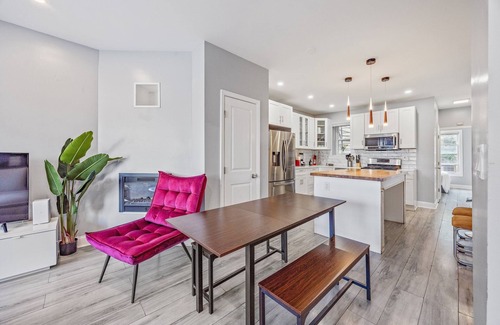Forest Hill House | Newark's Famility Favorite Place for 18 guests