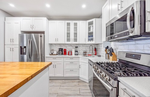 Forest Hill House | Newark's Famility Favorite Place for 18 guests