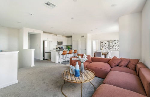 Lake Forest Condo | NewBuild cozy 3-bedroom condo in charming Mission Viejo