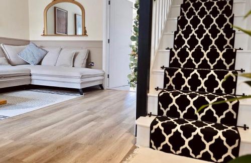 Plastow Green House | Newbury Garden Retreat