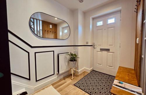 Plastow Green House | Newbury Garden Retreat