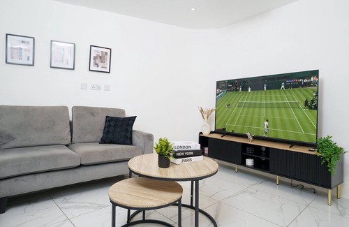 Cranbrook House | Newbury Retreat - Train - Airport - Table Tennis