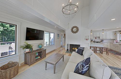 Newcastle House | Newcastle Lake House