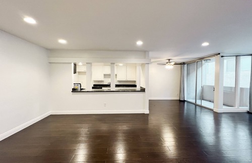 Encino Condo | Newcastle Property