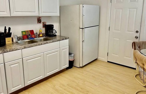 Lubbock House | NEW★Clean & Fresh★1BR/1BA★Unit B★100% Remodeled