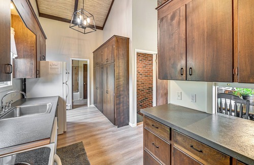 Essex County Cottage | Newcomb Retreat w/Mountain Views & Fire Pit!