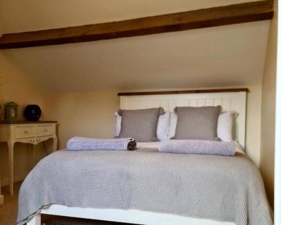 Barrow Gurney Apartment | Newditch Farm - BRS Airport