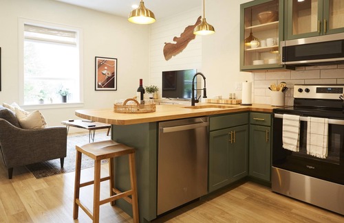 Green Lake Apartment | Newer 4 Bedroom Side by Side Apartments with a Deck