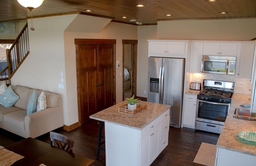 East Gull Lake Cottage | Newer Construction - Gull Lake Cottage on Squaw Point - 1 of 2 - East Cottage