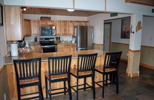 Dedham Cottage | Newer Construction on Green Lake.between Bangor & Acadia National Park