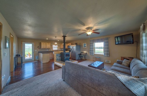 Cody Cabin | Newer Cozy Cabin; Private & Under 10 Minutes to Cody!