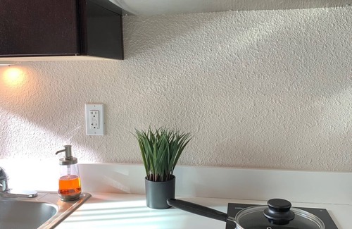 Mission Hills Hotel | Newer private Studio in a great location