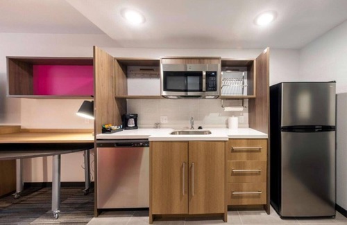 Tanasbourne House | Newest all-suite stay room in Hillsboro !