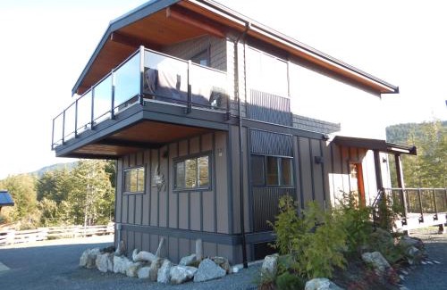 Port Renfrew House | Newfie Seaside Retreat