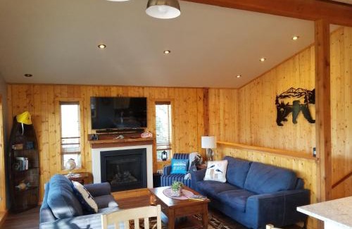 Port Renfrew House | Newfie Seaside Retreat