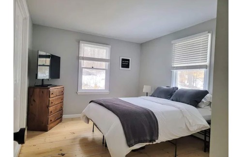 Bridgewater House | Newfound Lake water and Mountain View